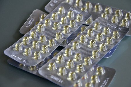 «Человек может резко пожелтеть»: терапевт предупредила о серьезной опасности парацетамола