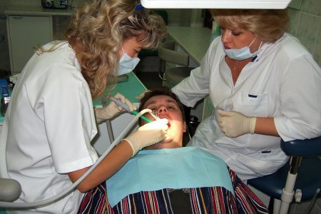 Стоматолог назвал продукты, способные улучшить здоровье зубов
