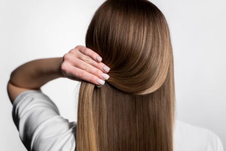 Врач-трихолог Баранова развеяла вредные мифы по уходу за волосами