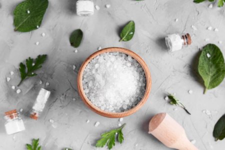 Ученые сообщили еще один вред от чрезмерного употребления соли