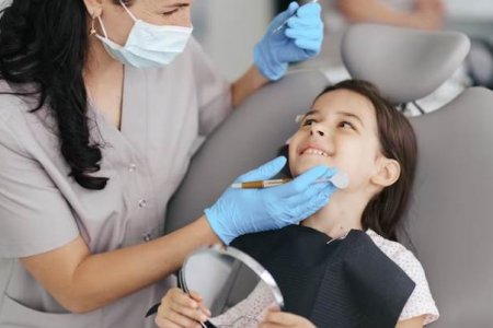 Стоматолог Никитина перечислила причины развития кариеса у детей