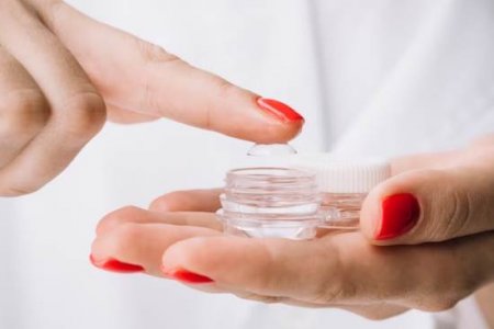 Офтальмолог Миргородская сообщила, кому нельзя носить контактные линзы