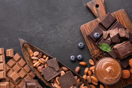 Диетолог Гинзбург назвал безопасную норму шоколада для пожилых людей