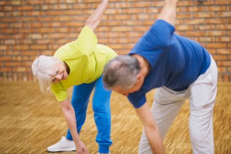 Гериатр Дубова объяснила, как пожилым людям поддерживать мышцы в тонусе
