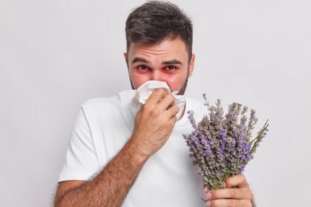 «Живем в состоянии стресса»: терапевт Асанов предупредил россиян об опасной аллергии