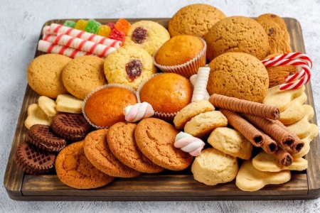 Терапевт Никулина объяснила тягу людей к сладкому проблемами со здоровьем