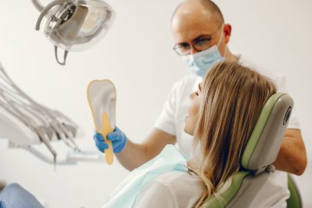 Стоматолог рассказала, можно ли избавиться от кариеса при помощи тщательной чистки зубов