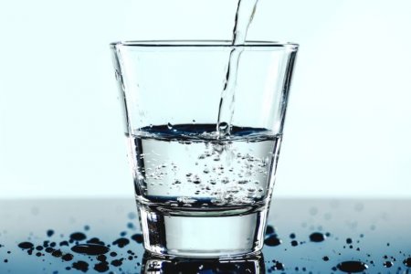 Эндокринолог Павлова рассказала, зачем по утрам необходимо пить теплую воду