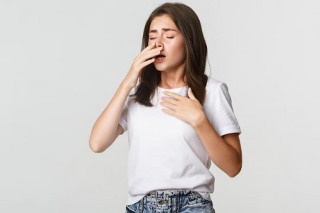 Иммунолог Фомина объяснила, как аллергикам спастись от тополиного пуха