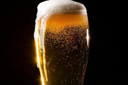 Гастроэнтеролог Кашух рекомендовала отказаться от пива в жару, чтобы охладиться