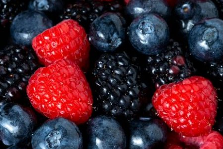 Express: ягоды и еще три продукта уменьшают риск развития рака