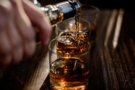 Врач Садыков объяcнил, как категорически нельзя пить алкоголь