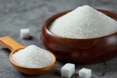 Эксперт Верис сообщил, что излишнее употребление сахара вызывает старение, кариес и набор веса