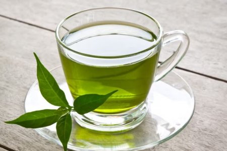 Диетолог Мухина назвала три заболевания, при которых опасно пить зеленый чай